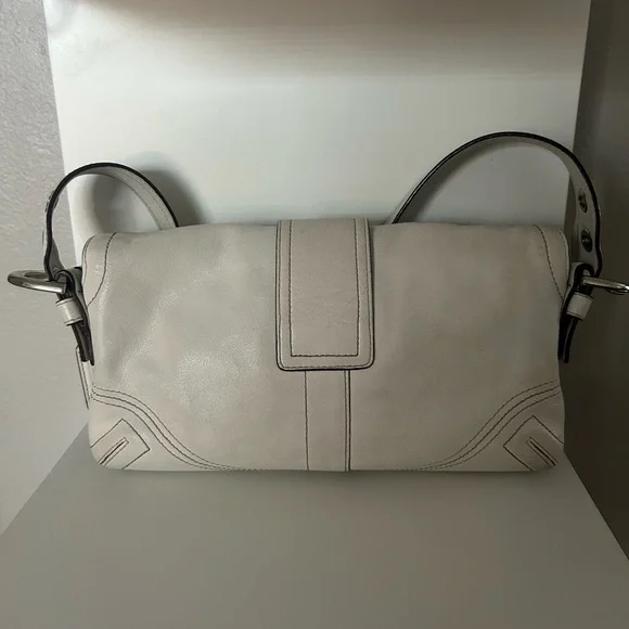 White Vintage Soho Coach Purse - Picture 2 of 6